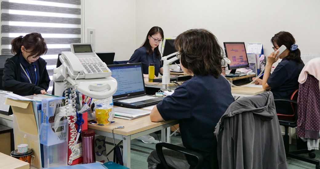 居宅介護支援事業所の室内全景